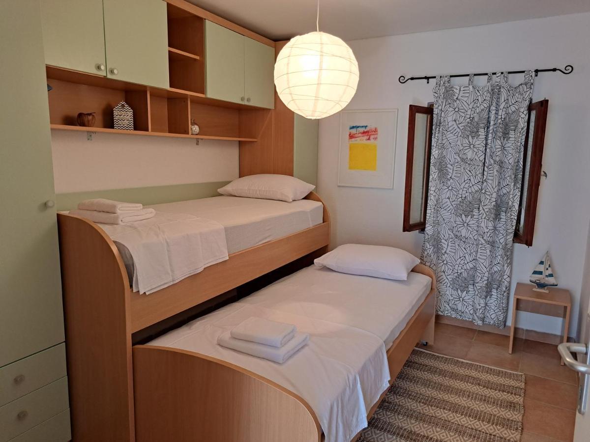 Family Apartment In Center Of Murter Exterior foto